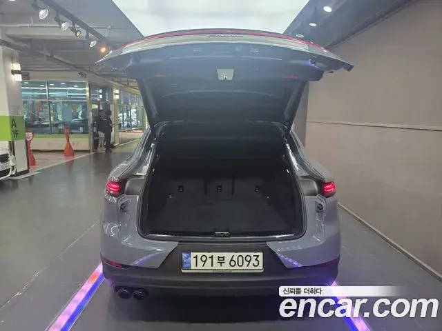 Porsche Cayenne 2024 — Фото 13/20