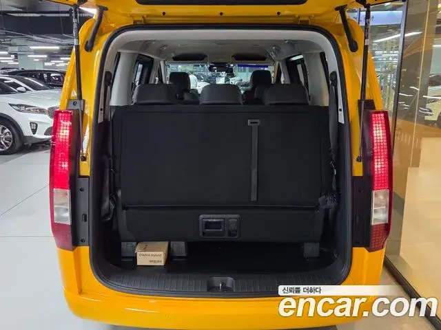 Hyundai Staria 2025 — Photo 5/20