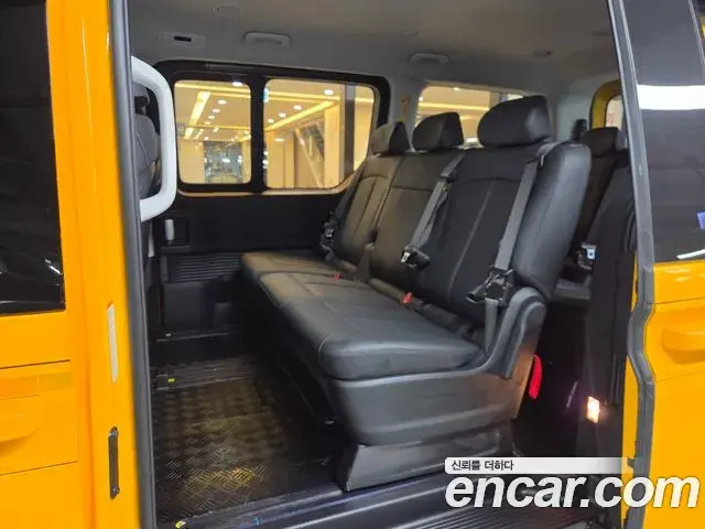 Hyundai Staria 2025 — Photo 7/20