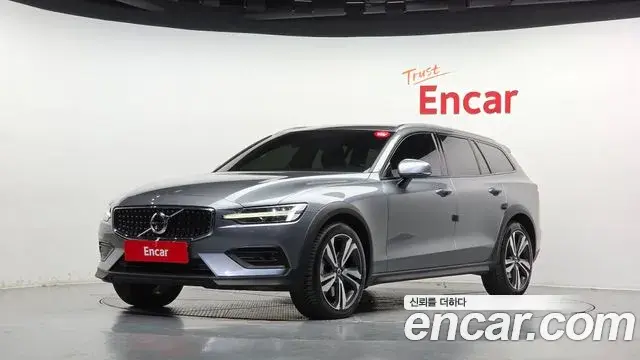 Volvo V60 Cross Country 2019 — Şəkil 10/35