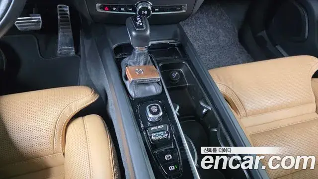 Volvo V60 Cross Country 2019 — Şəkil 14/35