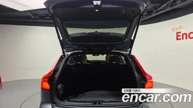 Volvo V60 Cross Country 2019 — Şəkil 3/35