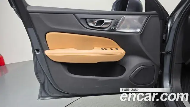 Volvo V60 Cross Country 2019 — Şəkil 12/35