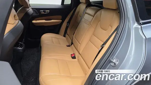 Volvo V60 Cross Country 2019 — Şəkil 21/35