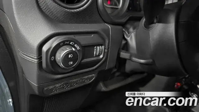 Jeep Wrangler 2025 — Photo 19/20
