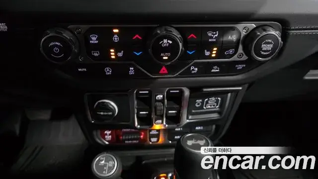 Jeep Wrangler 2025 — Photo 19/20