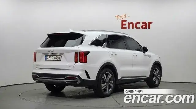 Kia Sorento 2023 — ფოტო 15/38