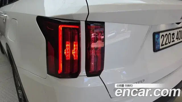 Kia Sorento 2023 — ფოტო 7/38