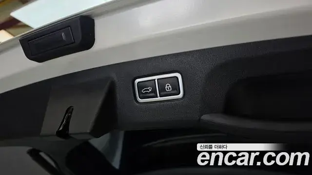 Kia Sorento 2023 — ფოტო 32/38