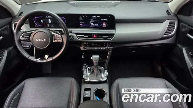 Kia Seltos 2024 — Şəkil 25/32