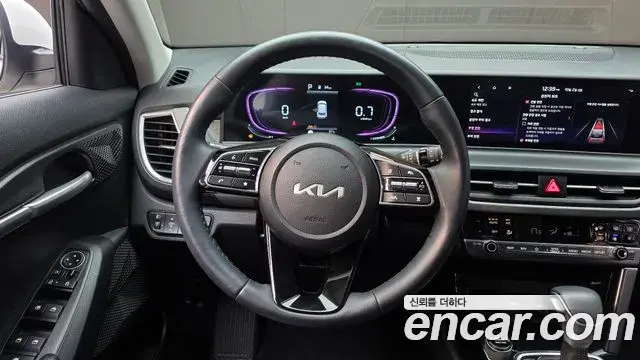 Kia Seltos 2024 — Şəkil 31/32