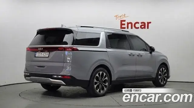 Kia Carnival 2023 — Photo 2/20