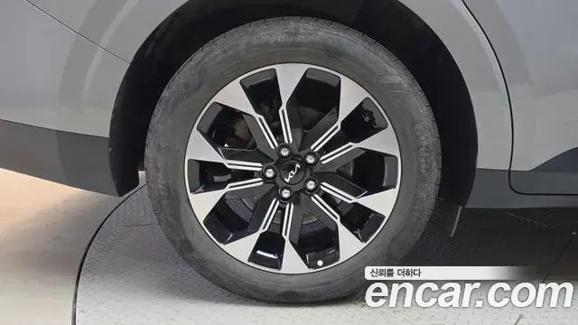 Kia Carnival 2023 — Photo 5/20