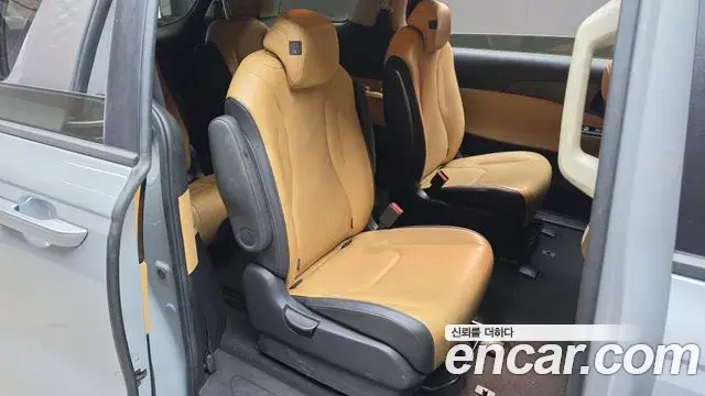 Kia Carnival 2023 — Photo 11/20