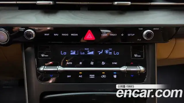 Kia Carnival 2023 — Photo 17/20