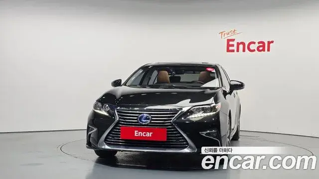 Lexus ES300h 2018 — ფოტო 3/20