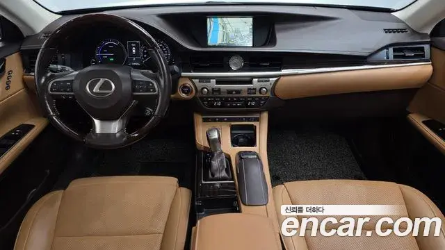 Lexus ES300h 2018 — ფოტო 7/20