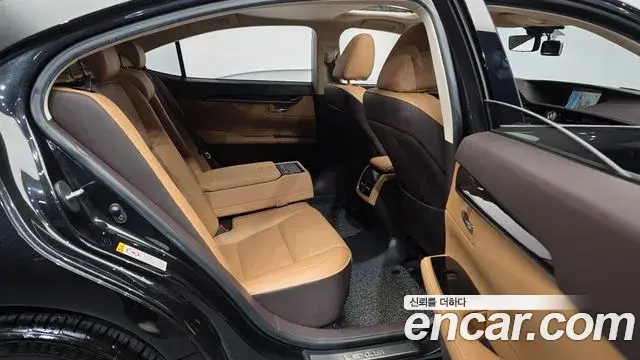 Lexus ES300h 2018 — ფოტო 12/20