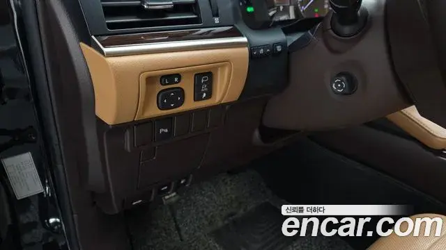 Lexus ES300h 2018 — ფოტო 14/20