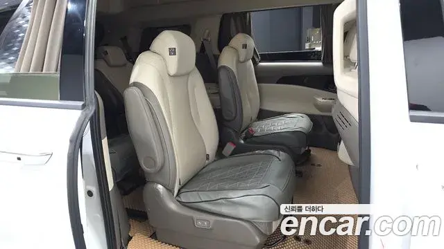 Kia Carnival 2024 — Фото 12/20