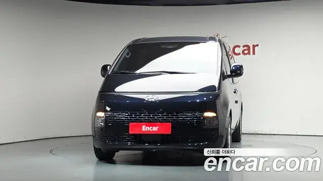 Hyundai Staria 2022 — Фото 3/20