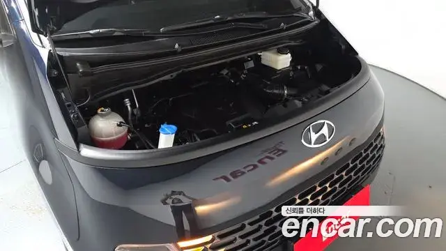 Hyundai Staria 2022 — Фото 6/20
