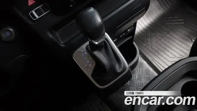 Hyundai Staria 2022 — Фото 9/20