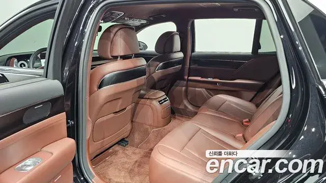 Genesis G90 2023 — Photo 12/20