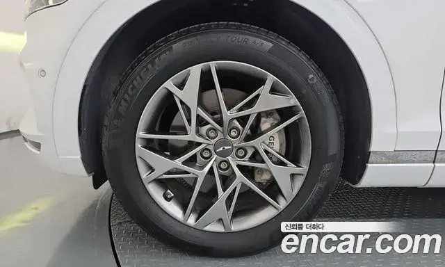 Genesis GV70 2022 — Photo 16/32