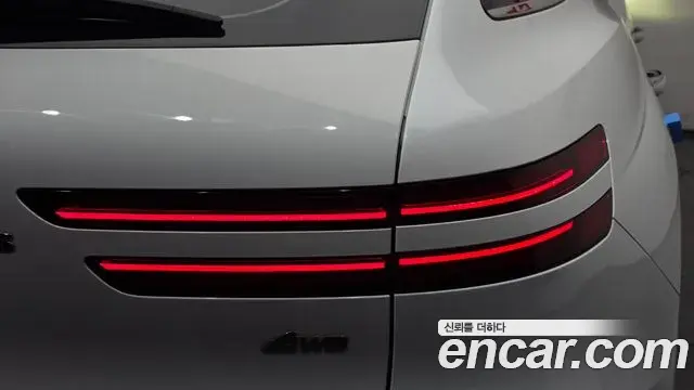 Genesis GV70 2022 — Photo 18/32