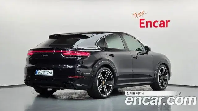 Porsche Cayenne 2020 — Photo 2/20
