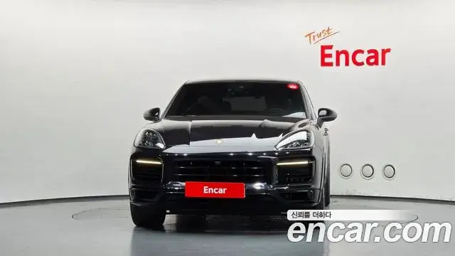 Porsche Cayenne 2020 — Photo 3/20