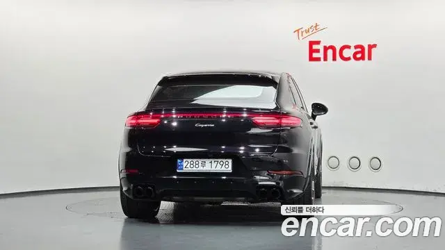 Porsche Cayenne 2020 — Photo 4/20