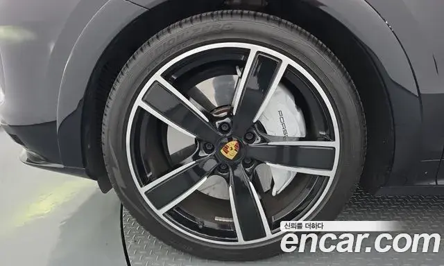 Porsche Cayenne 2020 — Photo 5/20