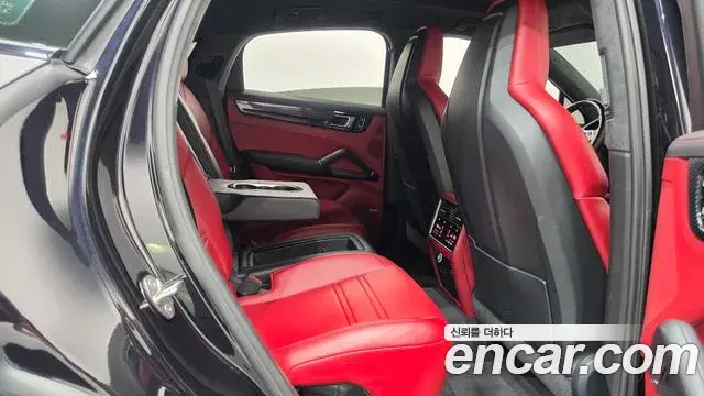 Porsche Cayenne 2020 — Photo 11/20