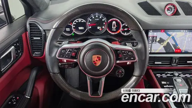 Porsche Cayenne 2020 — Photo 13/20