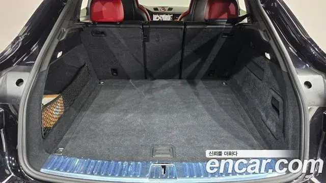 Porsche Cayenne 2020 — Photo 17/20