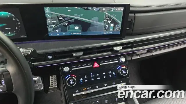 Hyundai Santa Fe 2023 — Photo 13/20