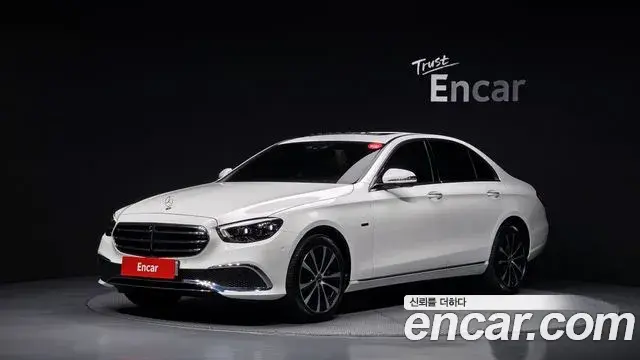 Mercedes-Benz E-Class 2021 — Фото 1/20