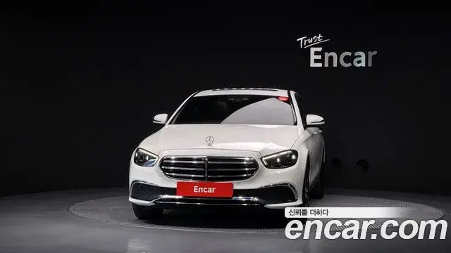 Mercedes-Benz E-Class 2021 — Фото 3/20