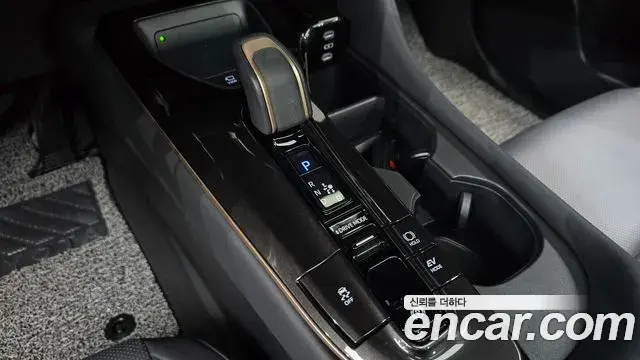 Toyota Crown Crossover 2024 — Şəkil 19/20
