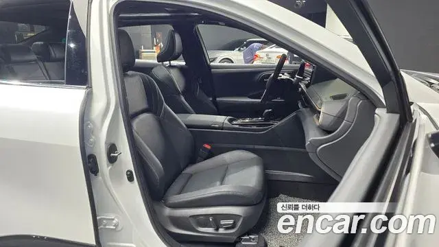 Toyota Crown Crossover 2024 — Şəkil 15/20