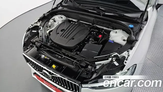 Volvo XC60 2025 — Photo 15/34