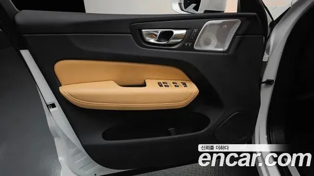 Volvo XC60 2025 — Photo 11/34