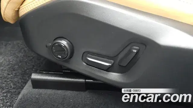 Volvo XC60 2025 — Photo 22/34