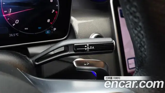 Mercedes-Benz GLC-Class 2025 — Photo 9/20