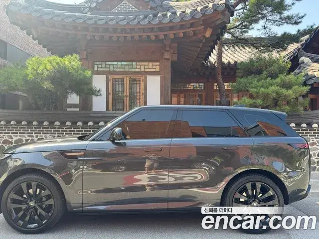 Land Rover Range Rover Sport 2023 — Photo 4/10