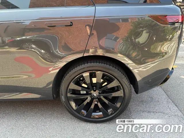 Land Rover Range Rover Sport 2023 — Photo 7/10