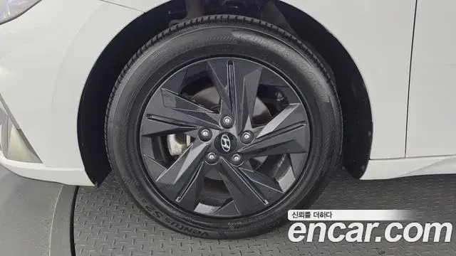 Hyundai Avante 2020 — Photo 5/20