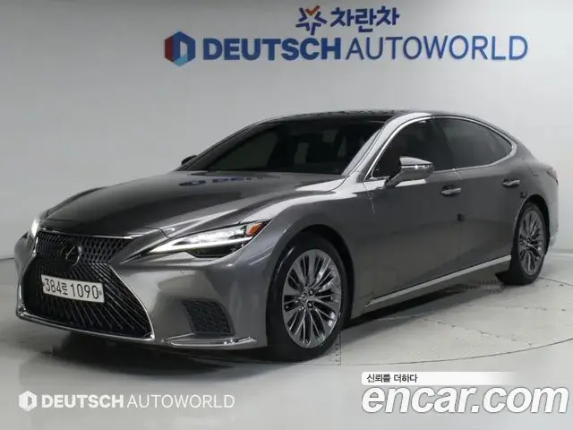 Lexus LS500 2021 — Photo 10/20